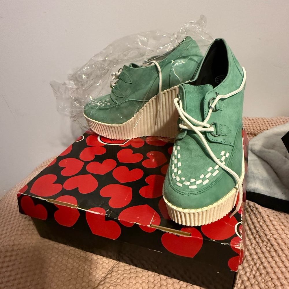 TUK vintage styled platform creepers